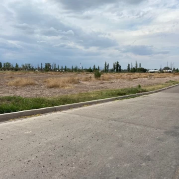 Terreno a la venta sobre calle Alsina 