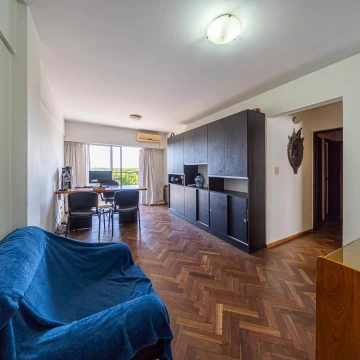 Amplio departamento de 2 dormitorios ubicado en barrio Echesortu