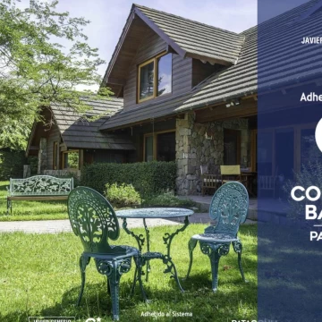 VENTA Casa 281m2 de calidad esquina excelente estado Barrio residencial céntrico Villa La Angostura