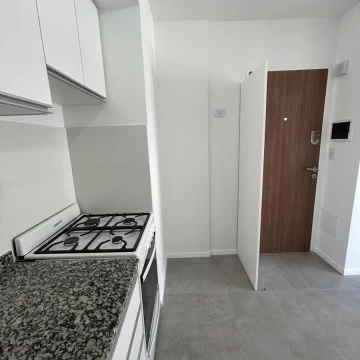 Venta - Departamento 2 dormitorios con Balcón al frente sobre Calle 3 de Febrero Barrio Martin