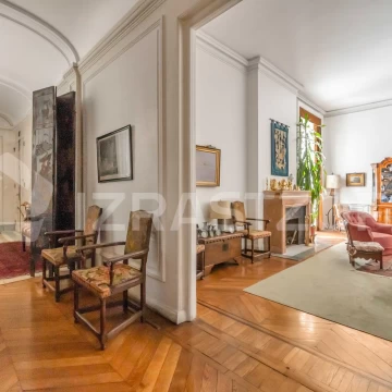Departamento en venta con 5 dormitorios en Recoleta en edificio francés