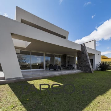 Casa en Venta de 3 dormitorios en Barrio La Serena - Oportunidad