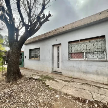 VENTA CASA CONGRESO 1414