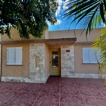 VENTA CASA EN ARROYO SECO Yrigoyen 831