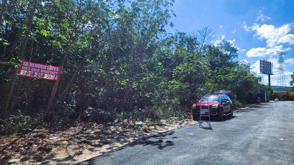 TERRENO EN VENTA AV HUAYACAN CANCUN