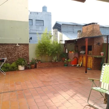 PH Tipo Casa - Venta - Paternal - 4 Amb Patio, Quincho y Balcón