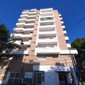 Monoambiente con vista parcial al Rio