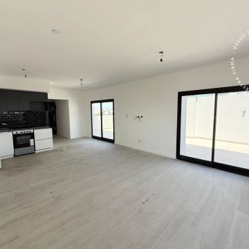 Departamento en venta de 5 ambientes - Caseros