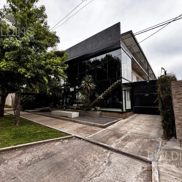 Casa a la venta en Lincoln Park, City Bell, 3 ambientes