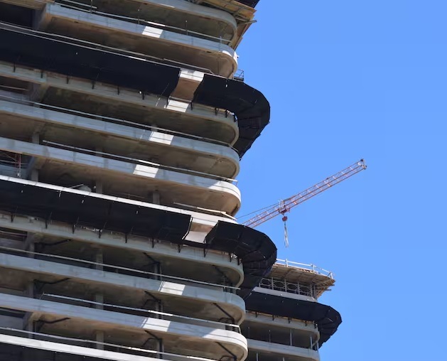 ¿Cuáles son las proyecciones de costos de construcción para diciembre 2025?