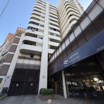 CAÑADA 3 Dormitorios de categoria con balcon al frente