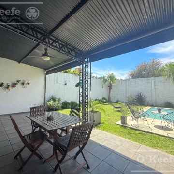 Casa en Venta de 4 ambientes en Bernal