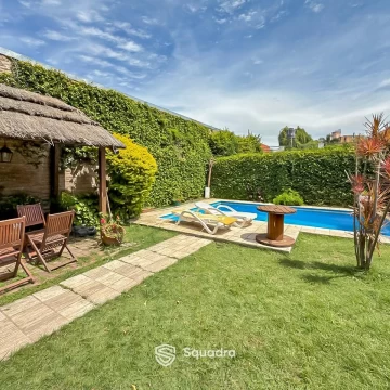 VENTA - Casa 3 dormitorios con pileta y quincho - Barrio Parque, Rosario.