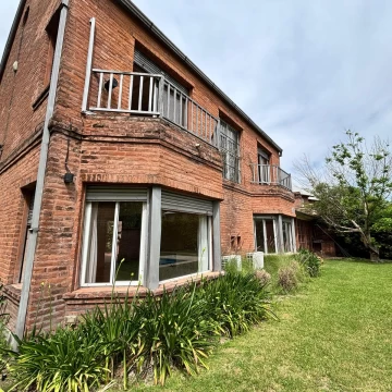 VENTA CASA 3 DORMITORIOS ALDEA, FISHERTON