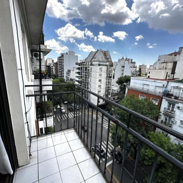Piso 4 ambientes, al frente, 118m2 totales