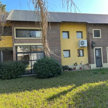 Casa quinta en Club logaritmo
