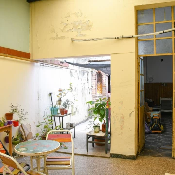 Casa a Restaurar con potencial para institución, comercio.