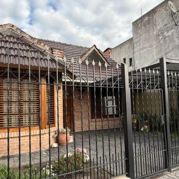 Casa en Tablada - casa de 3 ambientes en la tablada - patio grande - casa en excelente estado