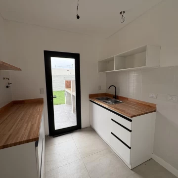 Venta casa 3 dormitorios en Rosario-Fisherton