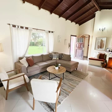 Casa en venta San Antonio De Padua 5 ambientes