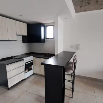 VENTA - Monoambiente semipiso con terraza transitable. - Barrio Abasto, Rosario.