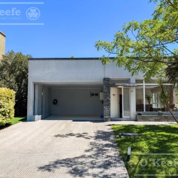 Imponente casa en venta de 5 ambientes en Altos de hudson II, Hudson, Berazategui