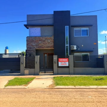 Casa en venta de 4 dormitorios en Tierra de Sueños Puerto Gral. San Martín