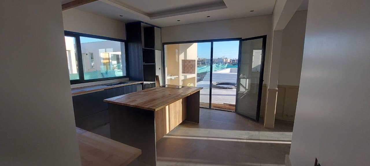 Casa en Venta - 3 AMB en Santa Isabel II - Principal