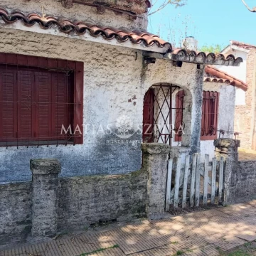 CASA A REFACCIONAR LOTE PROPIO HURLINGHAM