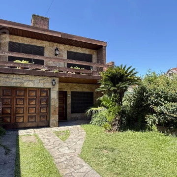 Casa en Venta en Villa Ballester - 4 Dormitorios - Lote: 375 m2