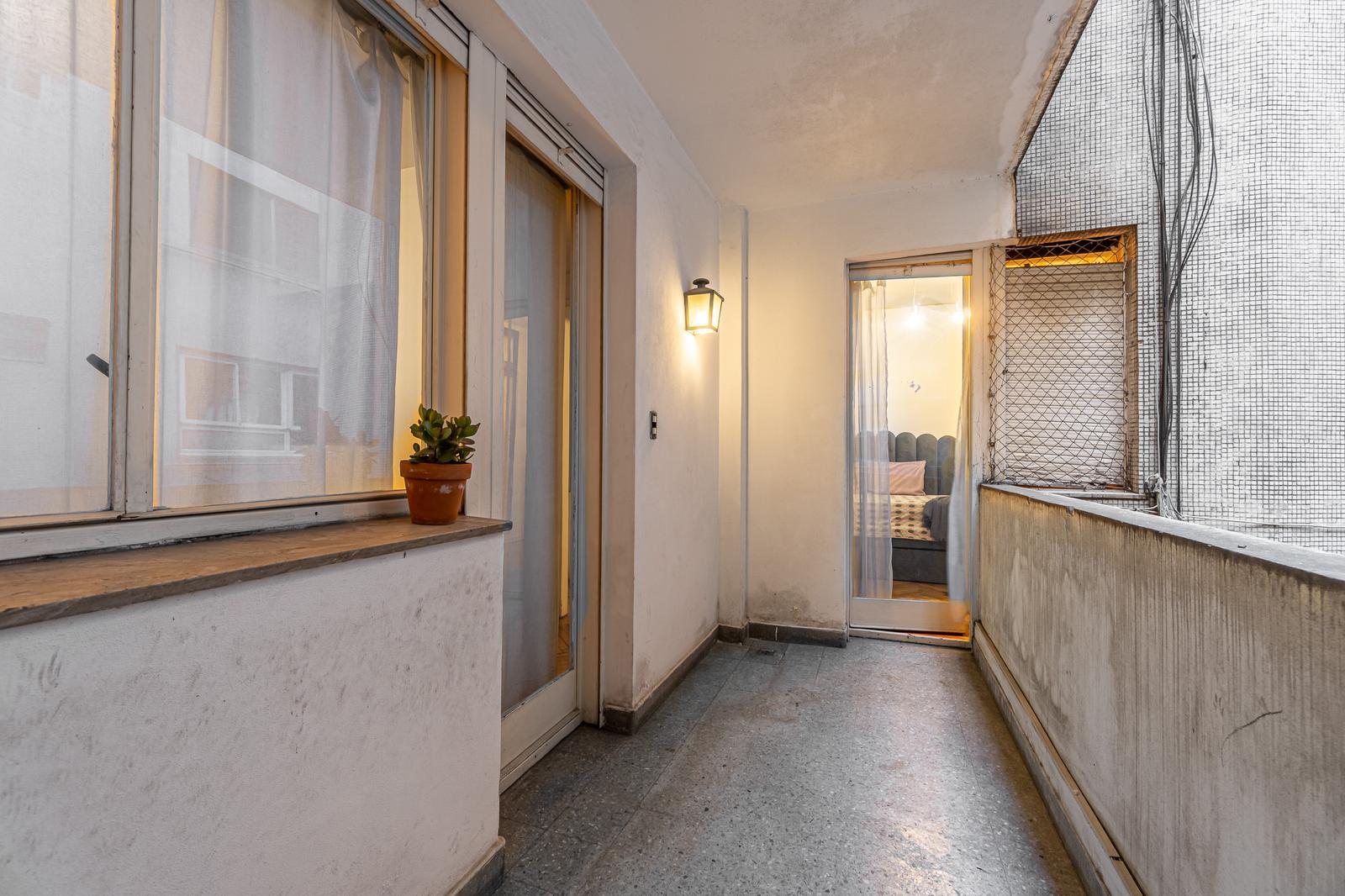 Balcon Privado con acceso por dos habitaciones