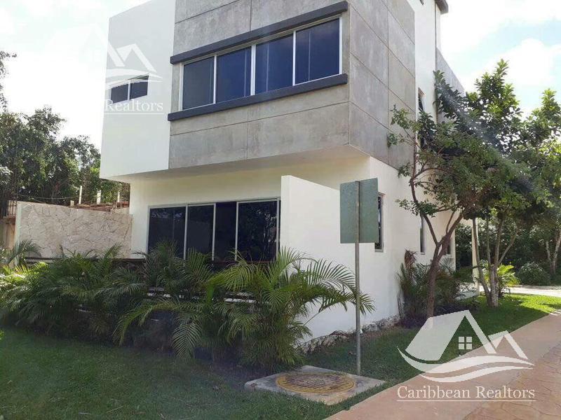 Arbolada , casa en esquina única en diseño — foto 1 de 4 · cumbres