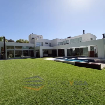 Venta de casa en San Diego Country Club Moreno