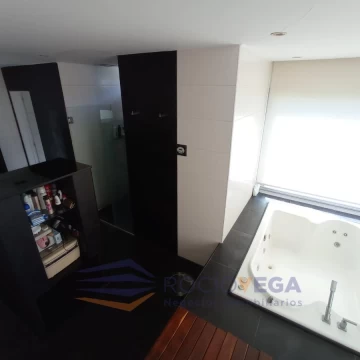 1765477460.jpg