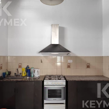 Casa en venta, dos dormitorios, parque. Los Hornos