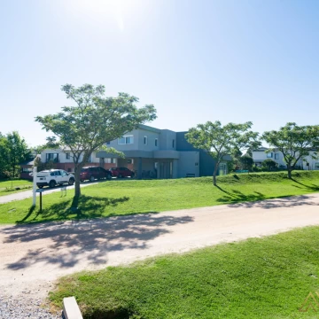 VENTA Casa 3 dormitorios Barrio Privado Carmel