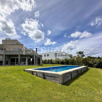 Venta. Casa al lago 3/4 Dorm, pileta climatizada, Cabos del Lago, Nordelta