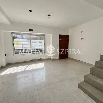 DUPLEX 3 AMBIENTES - 2 DORMITORIOS- CASTELAR  SUR 