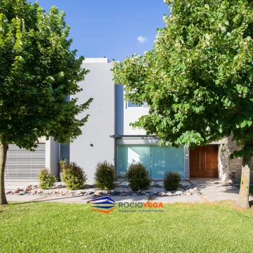 Casa en venta en El Nacional Club de Campo, General Rodriguez