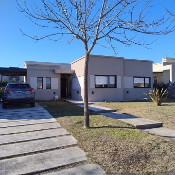 Casa en venta 3 dorm Barrio San Alfonso Pilar del Este