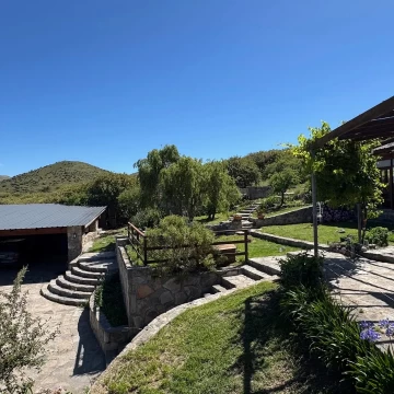 Casa Moderna en las sierras. Hermosas vistas. Energias renovables.