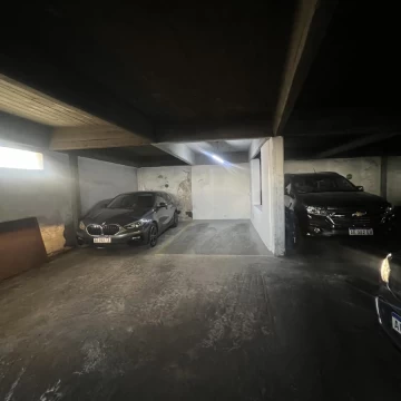 Cochera en Venta en Maipú 877