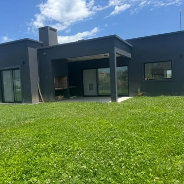 Casa en en santa isabel de 4 ambientes