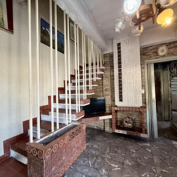 3 amb Ramos Mejia, living cocina 2 baños, cochera, jardin de invierno escritorio terraza permuta