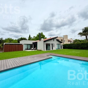 Casa Moderna en Venta - Country Banco Provincia