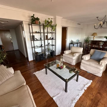 VENDE/PERMUTA hermoso departamento ubicado en Italia 47