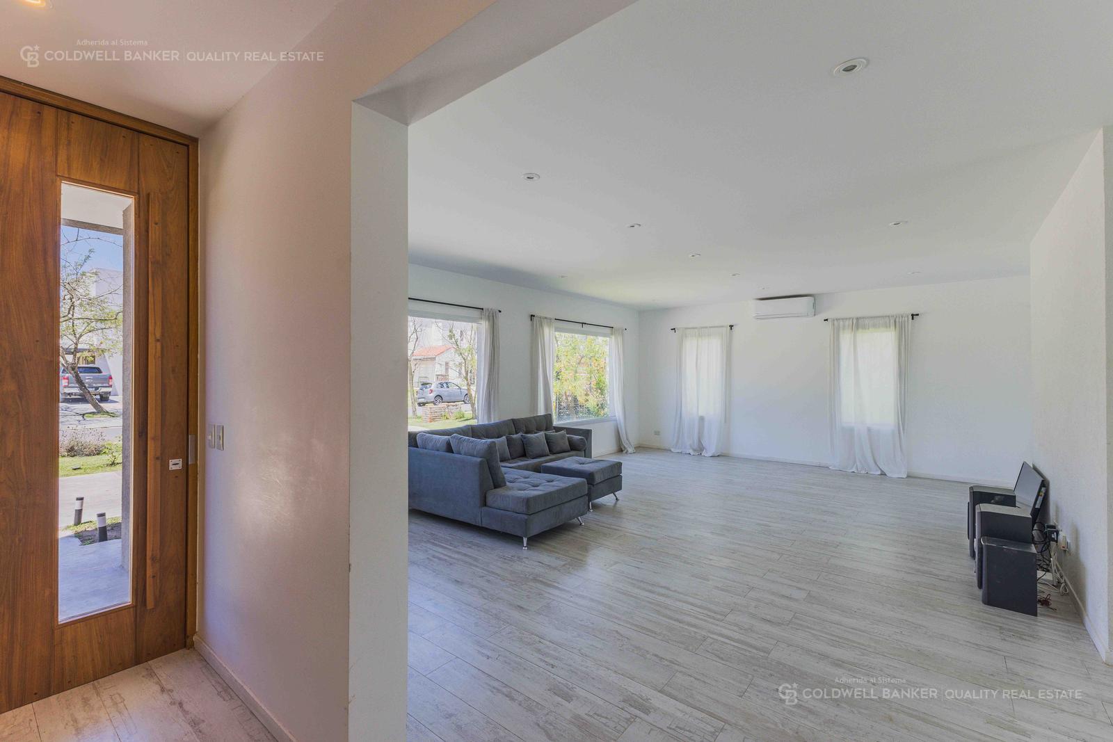 CASA | 4 AMBIENTES | PILETA | VISTA AL LAGO | GALERÍA CON PARRILLA | EL CANTÓN ISLAS - 3