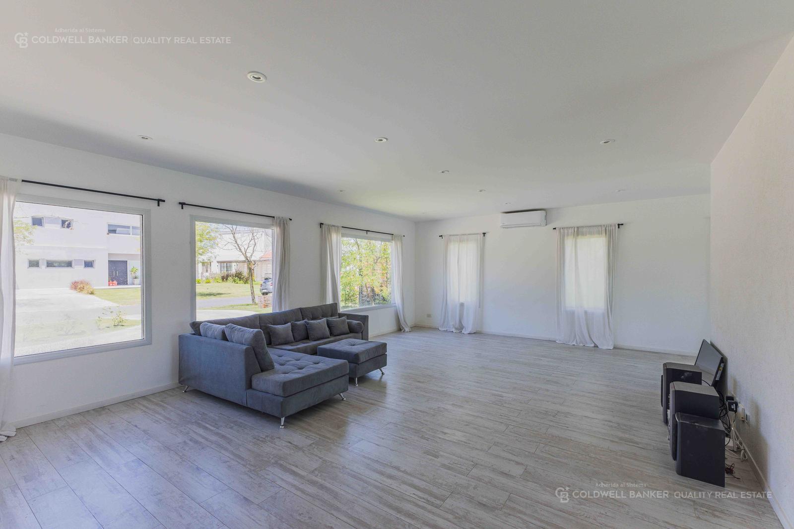 CASA | 4 AMBIENTES | PILETA | VISTA AL LAGO | GALERÍA CON PARRILLA | EL CANTÓN ISLAS - 5