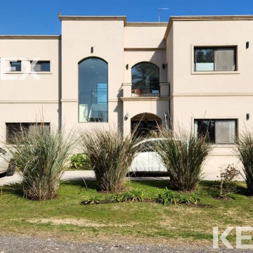 VENTA CASA 3 DORMITORIOS LA CANDIDA CLUB DE CAMPO