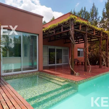 VENTA DE CASA DE 3 DORMITORIOS EN CAMPOS DE ROCA